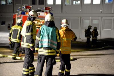 Naechtlicher Brandalarm im Asylatenheim in Korb loest groesseren Einsatz aus